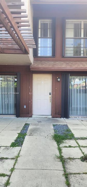 For Rent: $2,750 (2 beds, 2 baths, 1430 Square Feet)