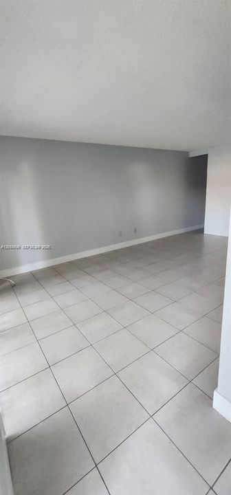For Rent: $2,750 (2 beds, 2 baths, 1430 Square Feet)