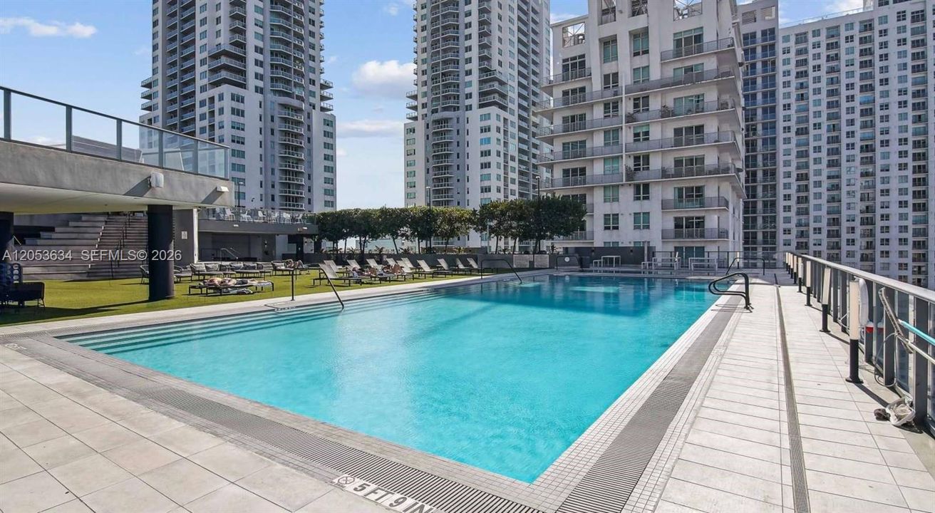 В аренду: $3,660 (2 спален, 2 ванн, 908 Квадратных фут)