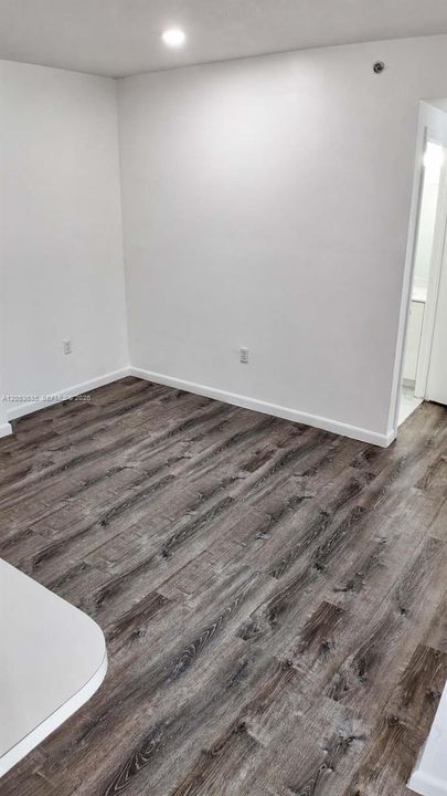 Active With Contract: $2,100 (2 beds, 2 baths, 809 Square Feet)
