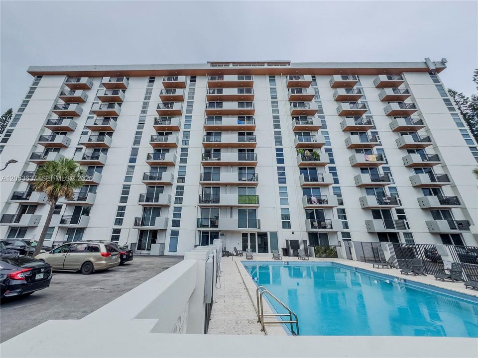 В аренду: $2,000 (2 спален, 2 ванн, 1045 Квадратных фут)