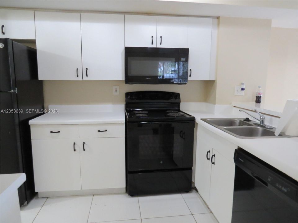 For Sale: $310,000 (3 beds, 2 baths, 1314 Square Feet)