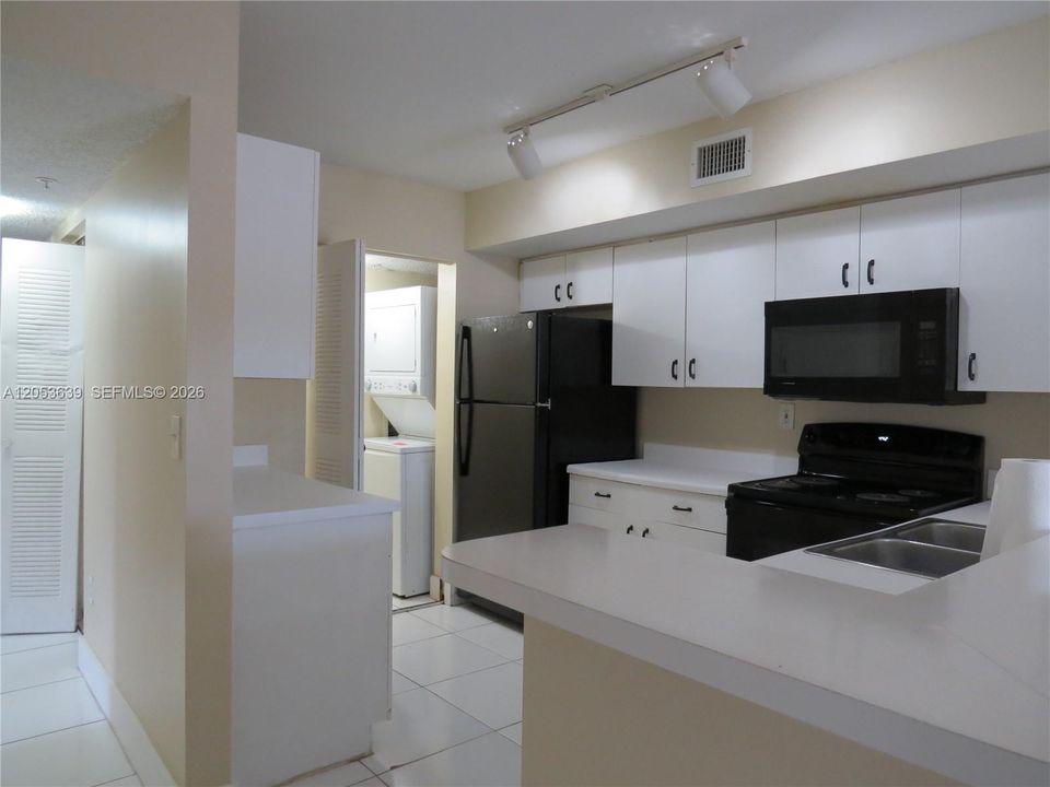 For Sale: $310,000 (3 beds, 2 baths, 1314 Square Feet)
