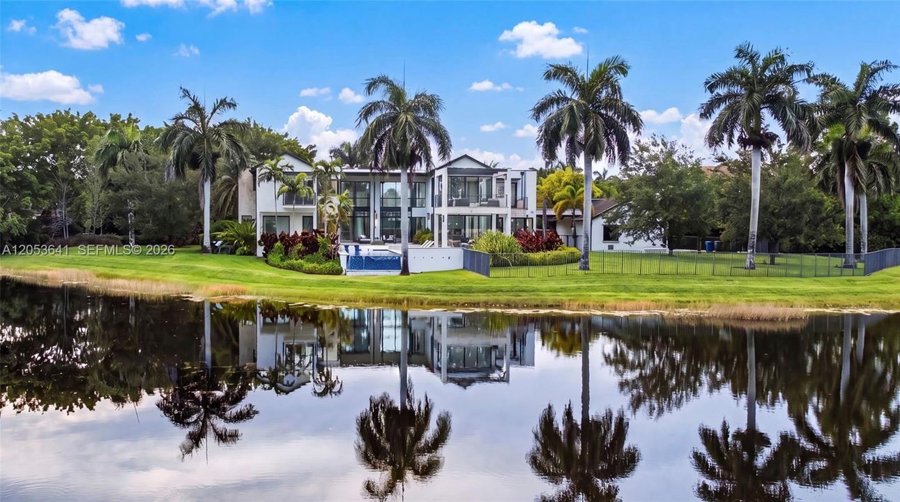 На продажу: $3,950,000 (6 спален, 5 ванн, 4468 Квадратных фут)