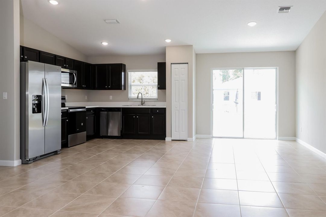1010103.1037 SW SUDDER AVE - Dining Room
