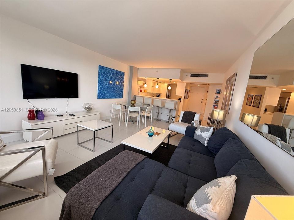 For Rent: $3,500 (1 beds, 1 baths, 675 Square Feet)