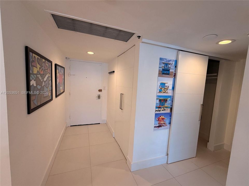 For Rent: $3,500 (1 beds, 1 baths, 675 Square Feet)