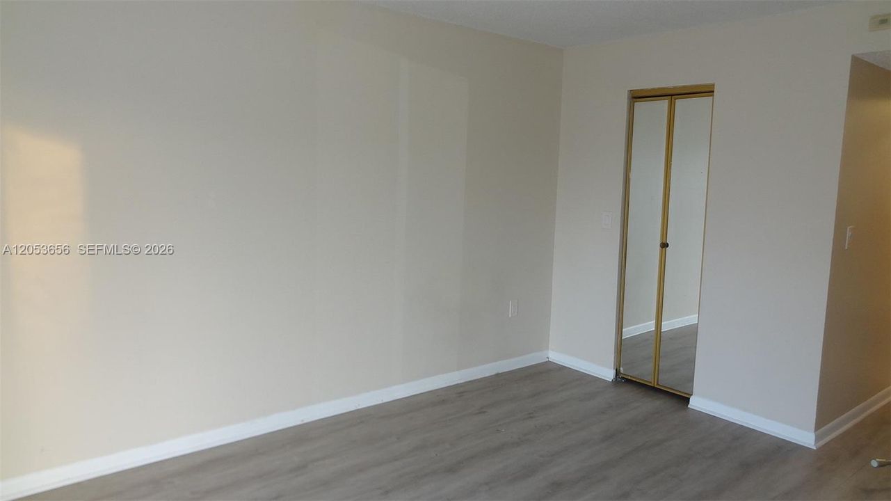 На продажу: $189,900 (1 спален, 1 ванн, 750 Квадратных фут)