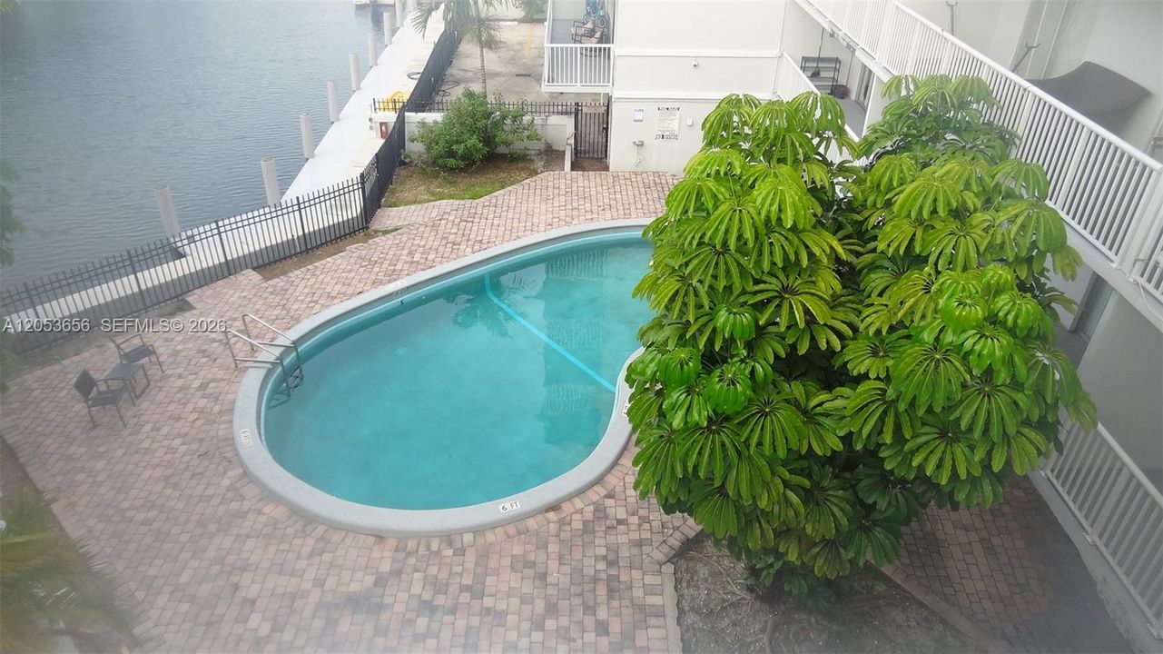 На продажу: $189,900 (1 спален, 1 ванн, 750 Квадратных фут)