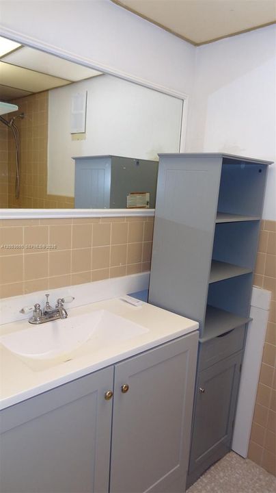 На продажу: $189,900 (1 спален, 1 ванн, 750 Квадратных фут)