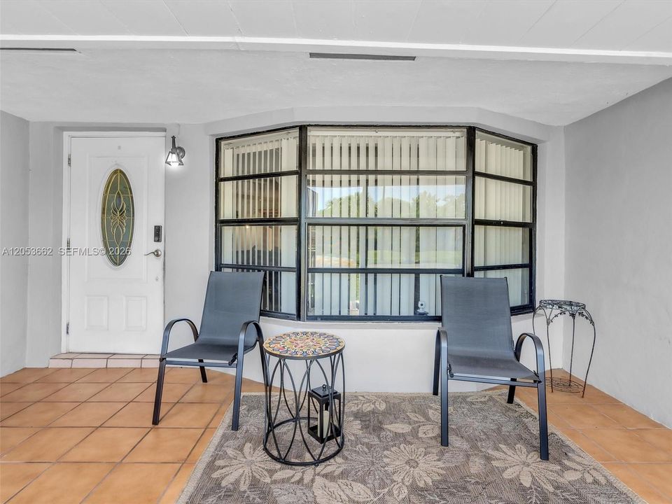 На продажу: $365,000 (2 спален, 2 ванн, 1604 Квадратных фут)