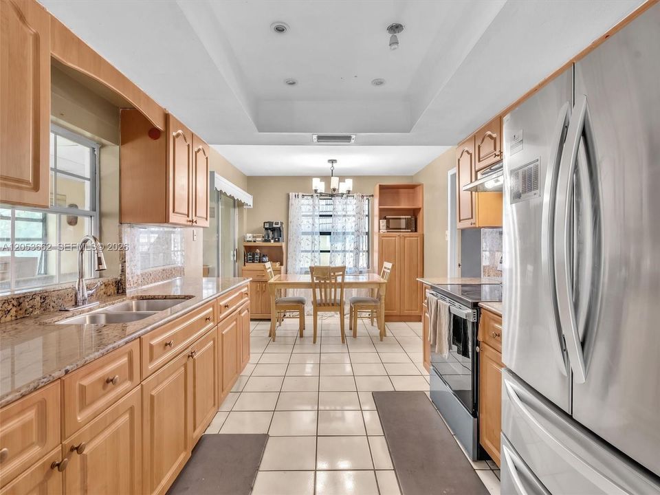 На продажу: $365,000 (2 спален, 2 ванн, 1604 Квадратных фут)