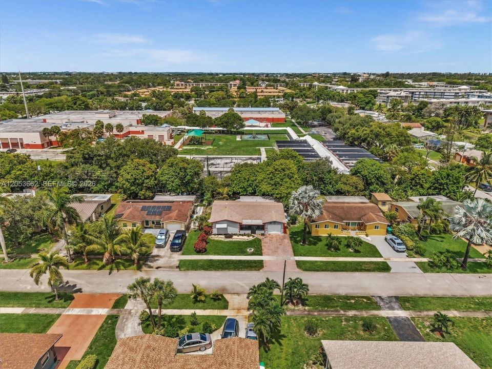На продажу: $365,000 (2 спален, 2 ванн, 1604 Квадратных фут)