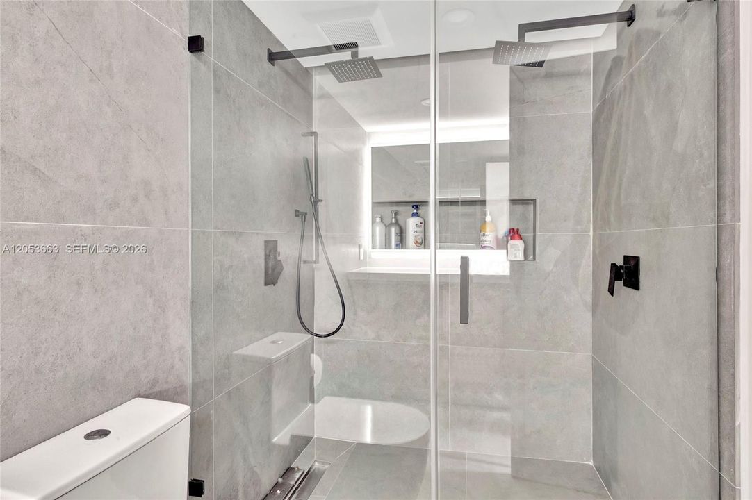 В аренду: $6,000 (2 спален, 2 ванн, 1316 Квадратных фут)