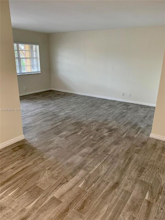 For Rent: $2,000 (2 beds, 2 baths, 922 Square Feet)