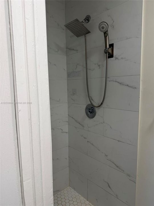 For Rent: $2,000 (2 beds, 2 baths, 922 Square Feet)