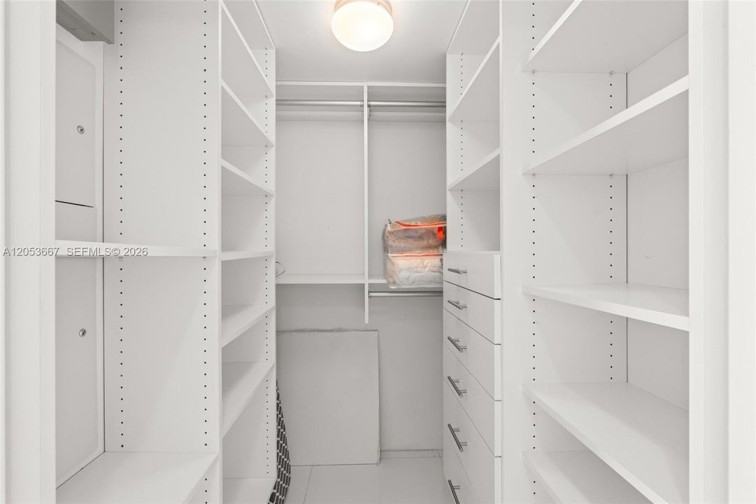 На продажу: $1,100,000 (2 спален, 2 ванн, 1347 Квадратных фут)