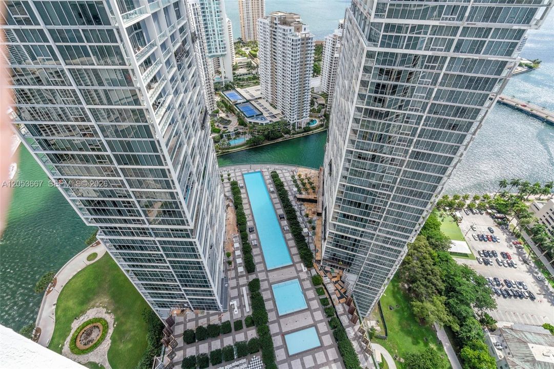 На продажу: $1,100,000 (2 спален, 2 ванн, 1347 Квадратных фут)