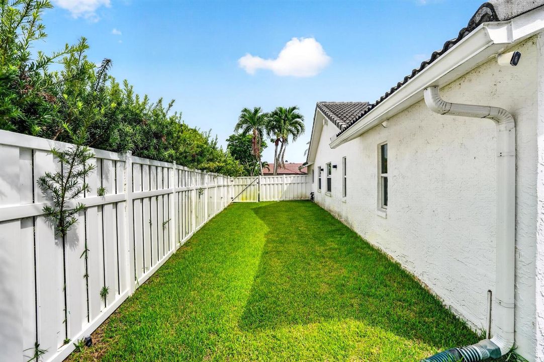 SIDE YARD