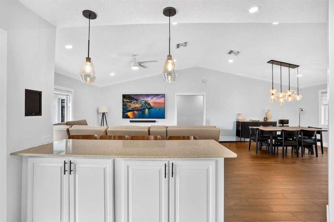 KITCHEN / SNACK BAR