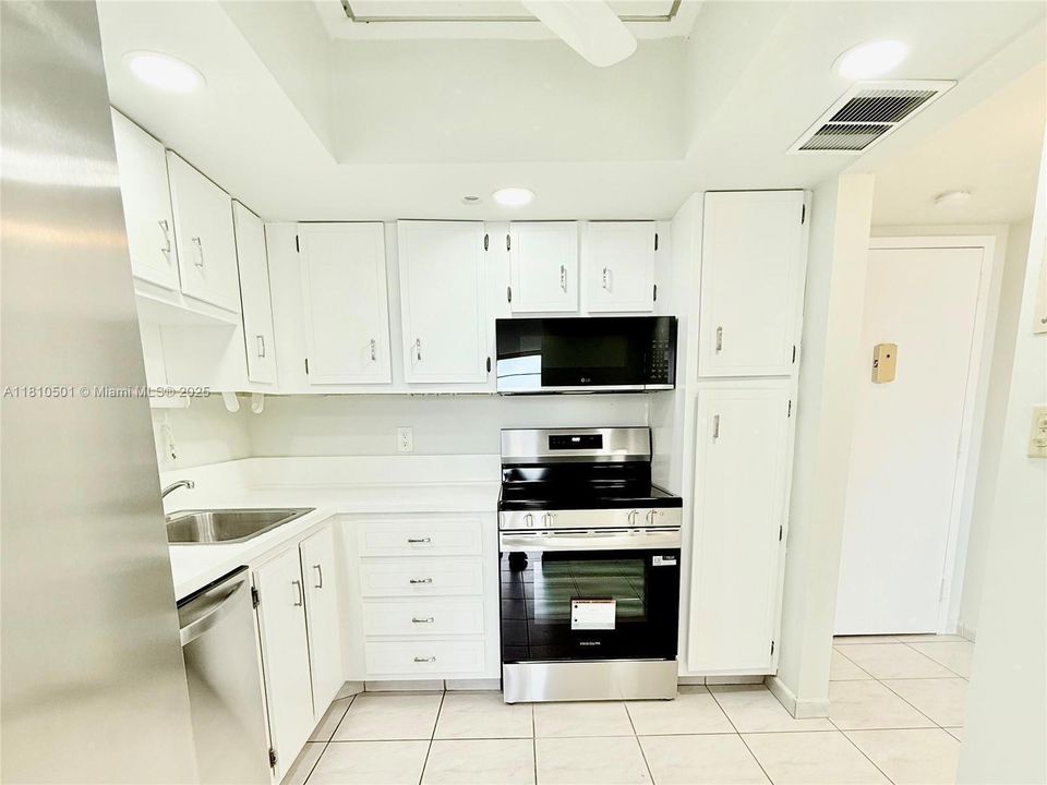 1300 Saint Charles 706 3