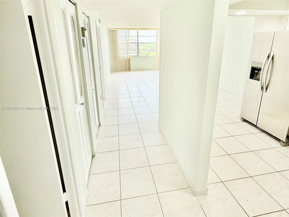 1300 Saint Charles 706 10