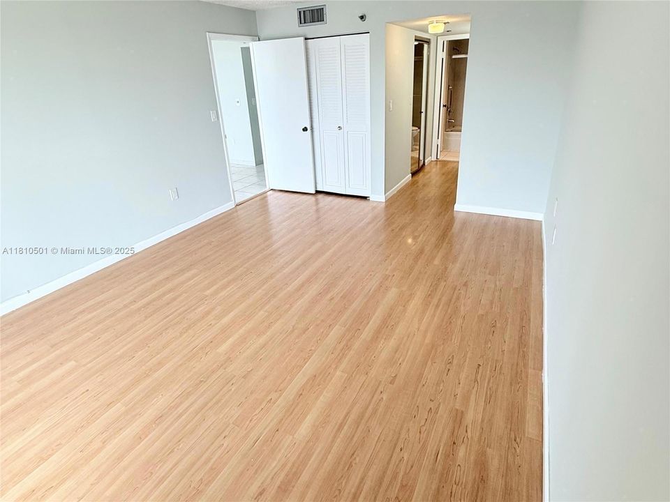 1300 Saint Charles 706 2