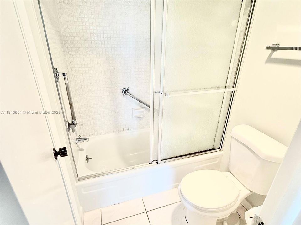 1300 Saint Charles 706 11
