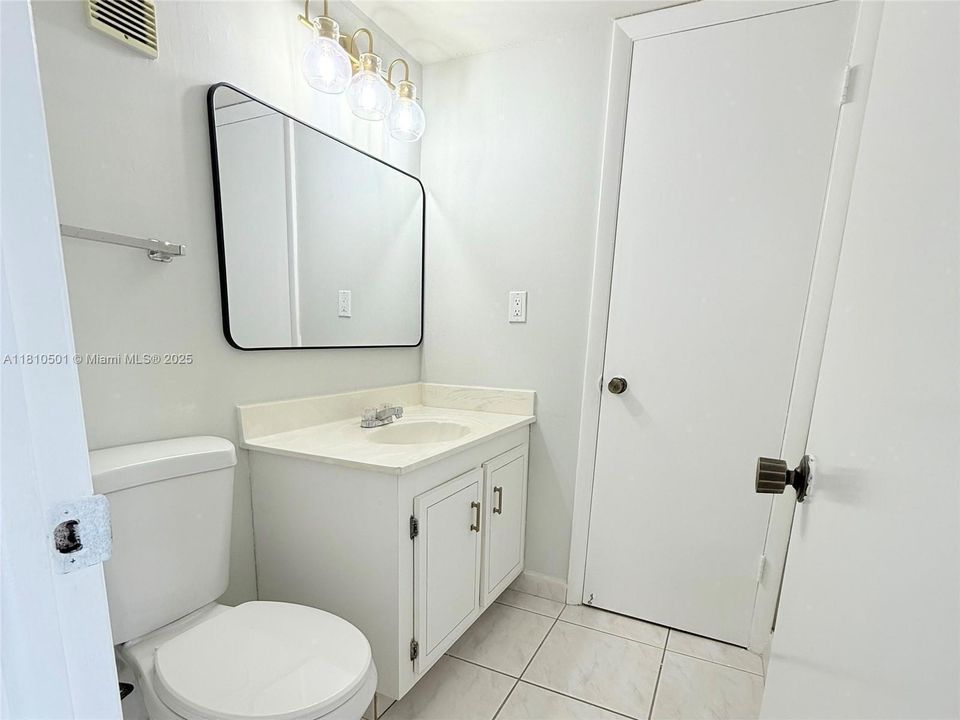 1300 Saint Charles 706 1
