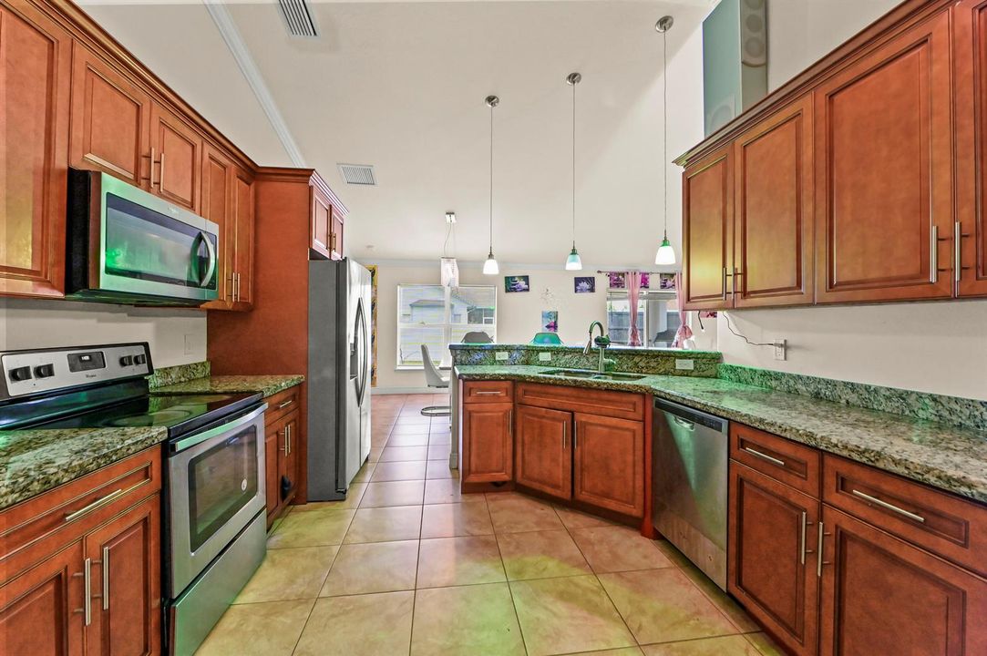 12 Kitchen 02