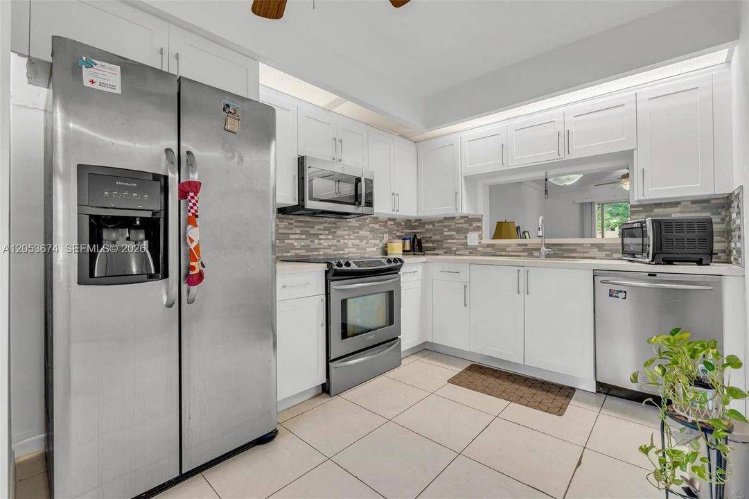 В аренду: $2,500 (2 спален, 1 ванн, 1032 Квадратных фут)