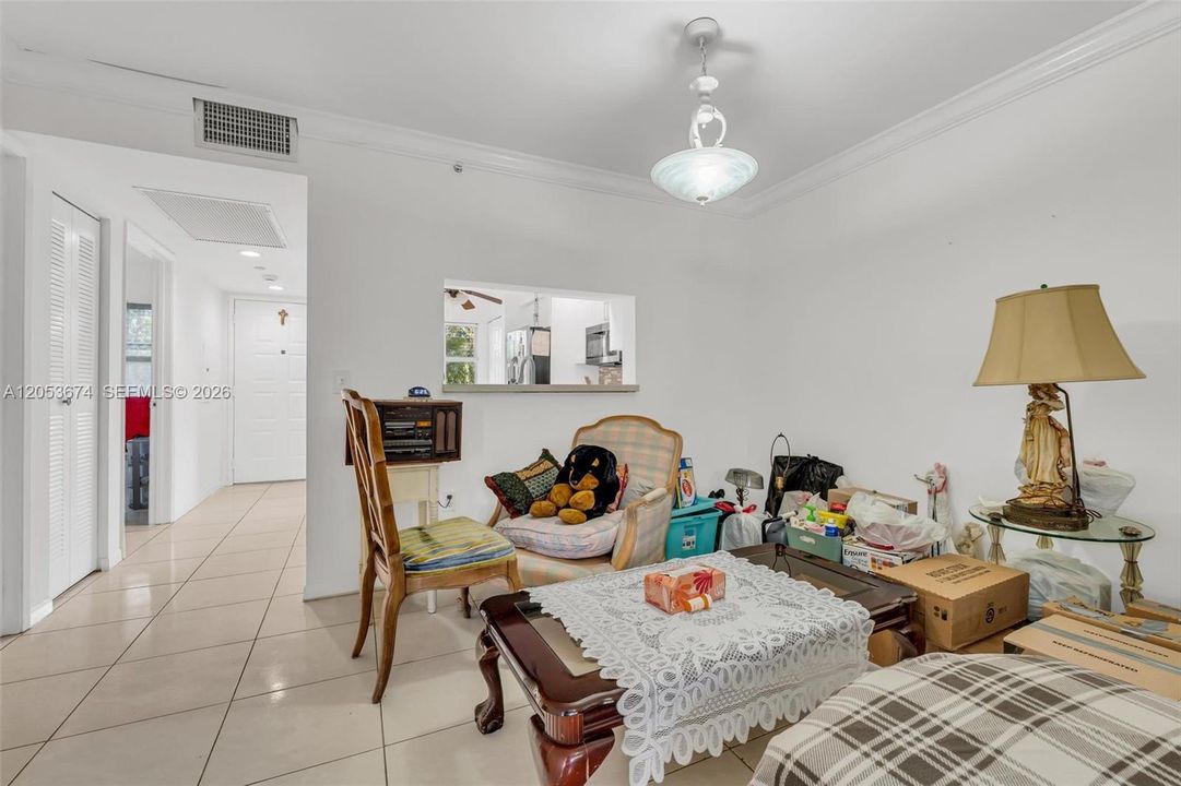 В аренду: $2,500 (2 спален, 1 ванн, 1032 Квадратных фут)