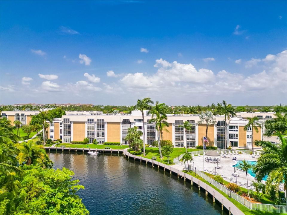 For Sale: $149,000 (1 beds, 1 baths, 600 Square Feet)