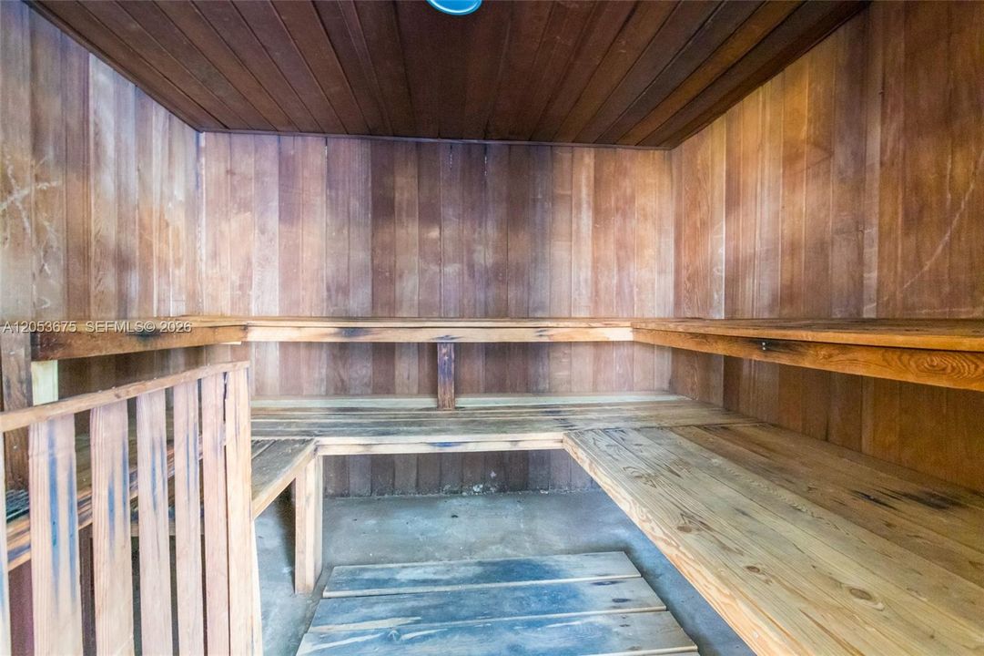 For Sale: $149,000 (1 beds, 1 baths, 600 Square Feet)