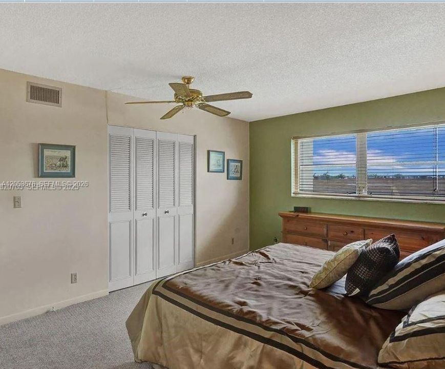 For Sale: $105,000 (1 beds, 1 baths, 760 Square Feet)