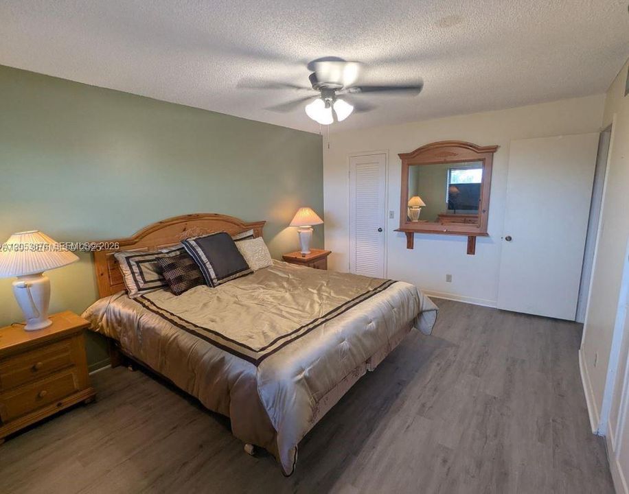 For Sale: $105,000 (1 beds, 1 baths, 760 Square Feet)