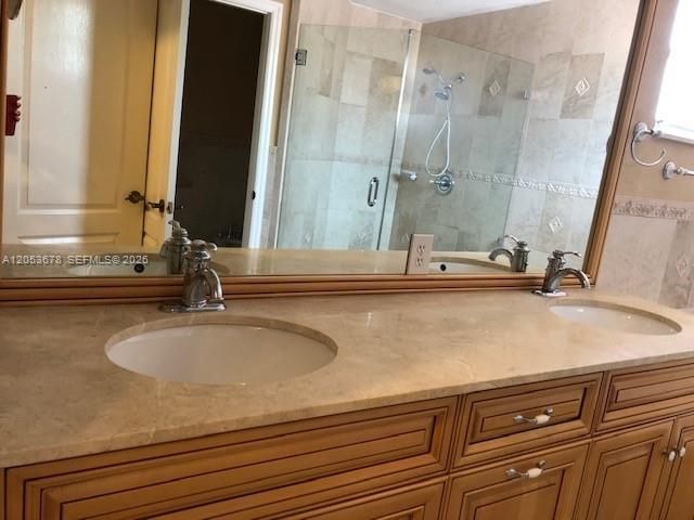 В аренду: $4,350 (4 спален, 2 ванн, 2154 Квадратных фут)