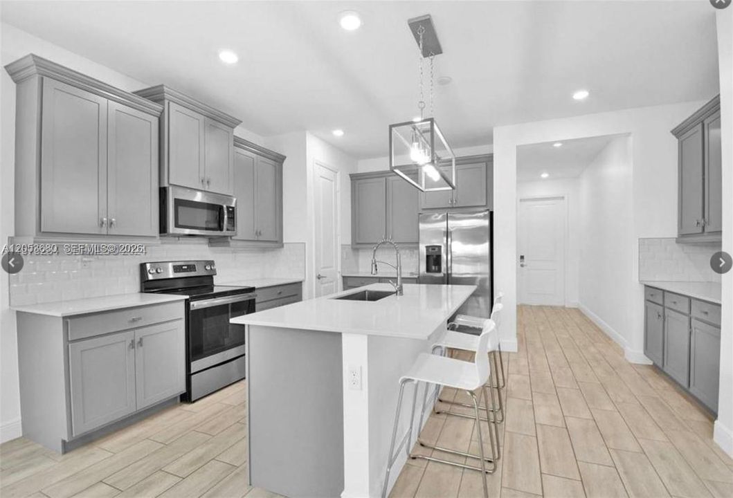 В аренду: $3,600 (3 спален, 2 ванн, 1590 Квадратных фут)