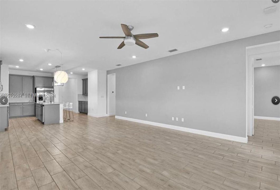 В аренду: $3,600 (3 спален, 2 ванн, 1590 Квадратных фут)