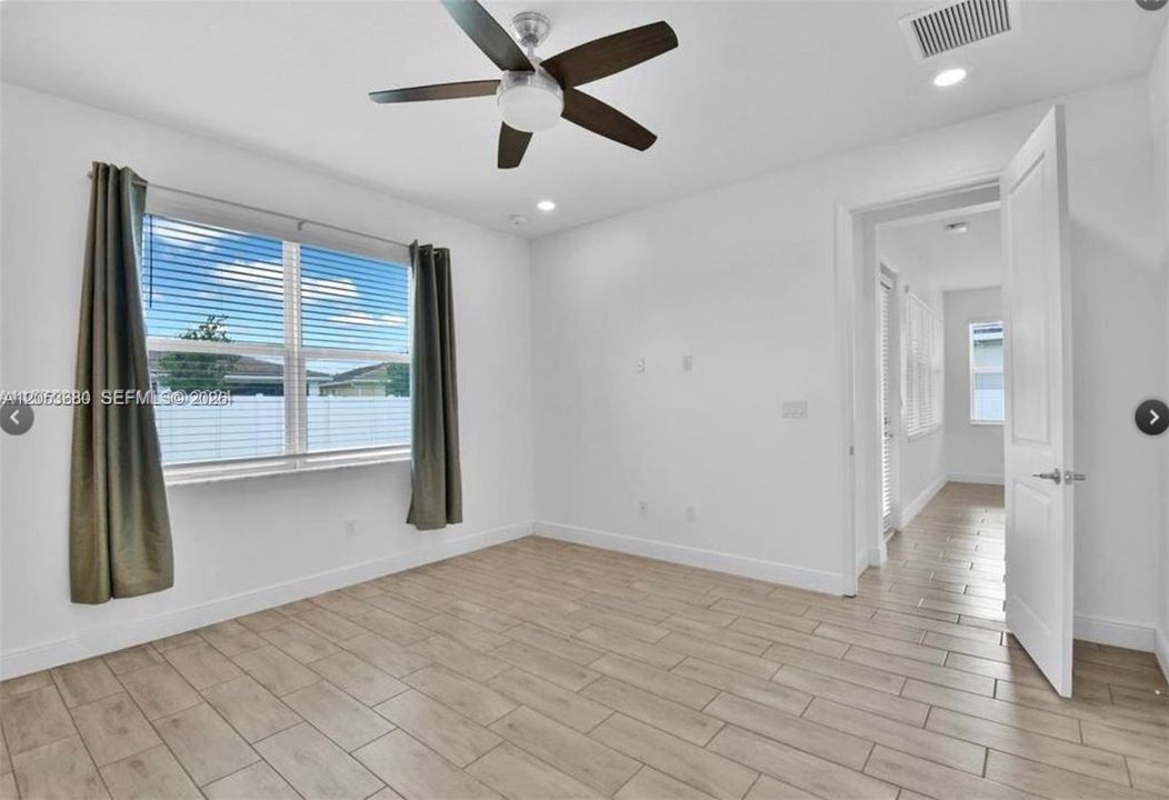 В аренду: $3,600 (3 спален, 2 ванн, 1590 Квадратных фут)