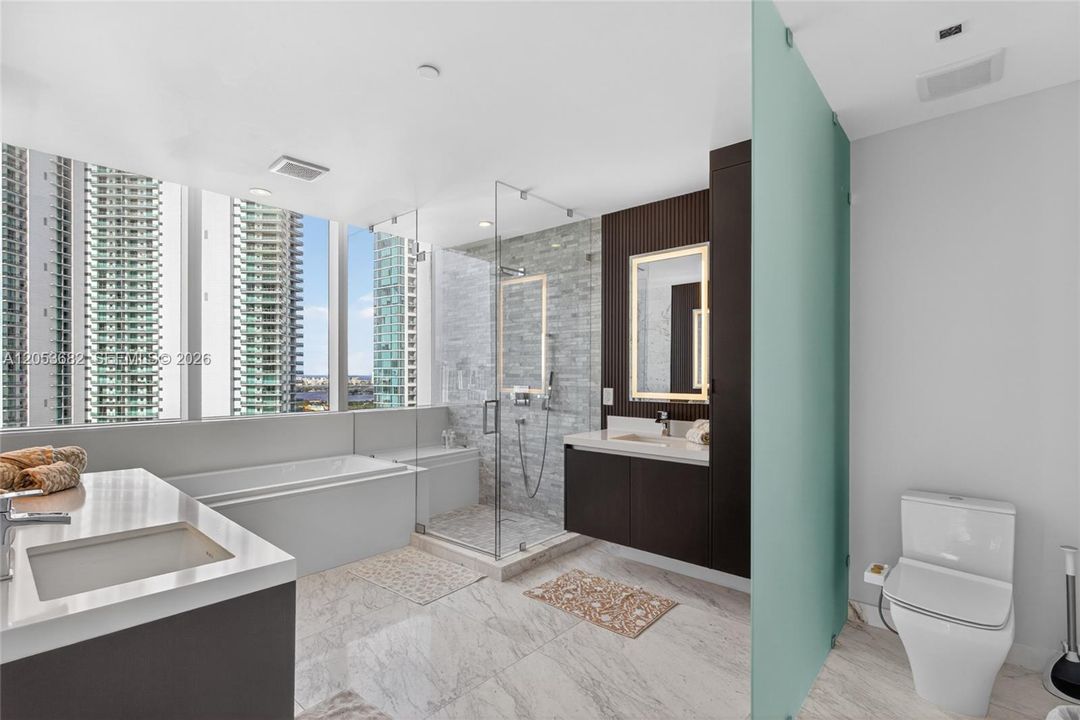 En Venta: $2,225,000 (3 camas, 4 baños, 2204 Pies cuadrados)