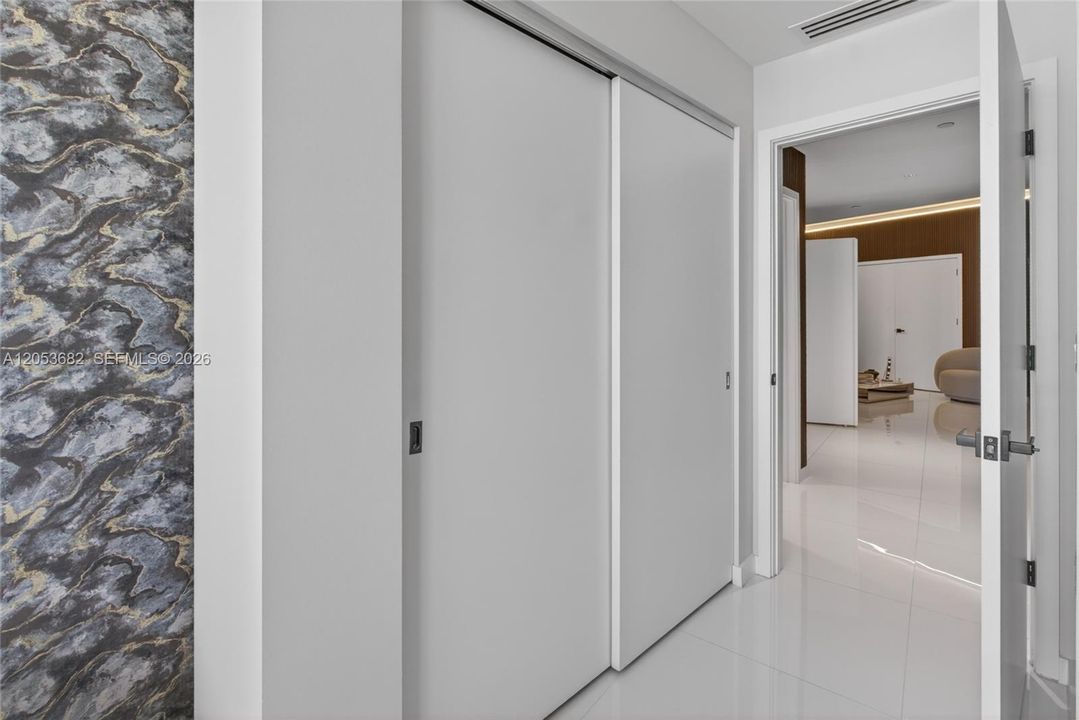 En Venta: $2,225,000 (3 camas, 4 baños, 2204 Pies cuadrados)