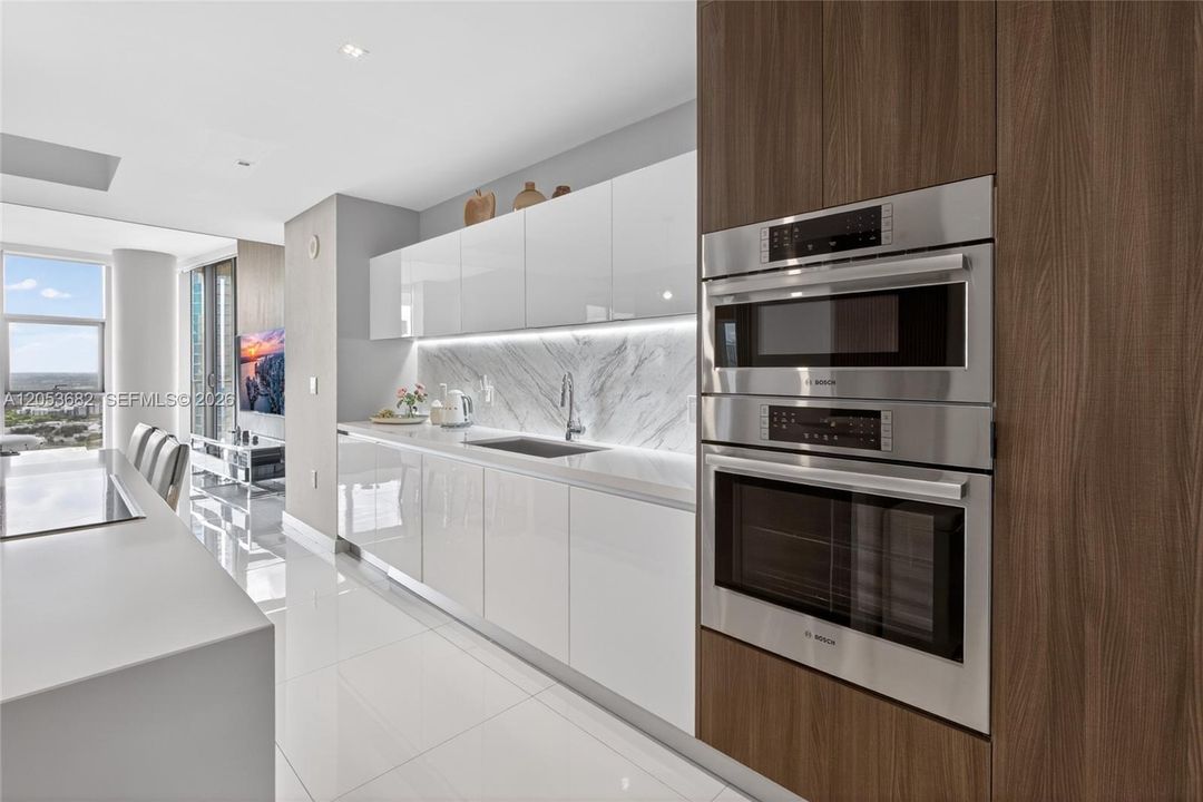 En Venta: $2,225,000 (3 camas, 4 baños, 2204 Pies cuadrados)