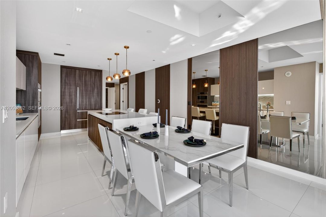 En Venta: $2,225,000 (3 camas, 4 baños, 2204 Pies cuadrados)