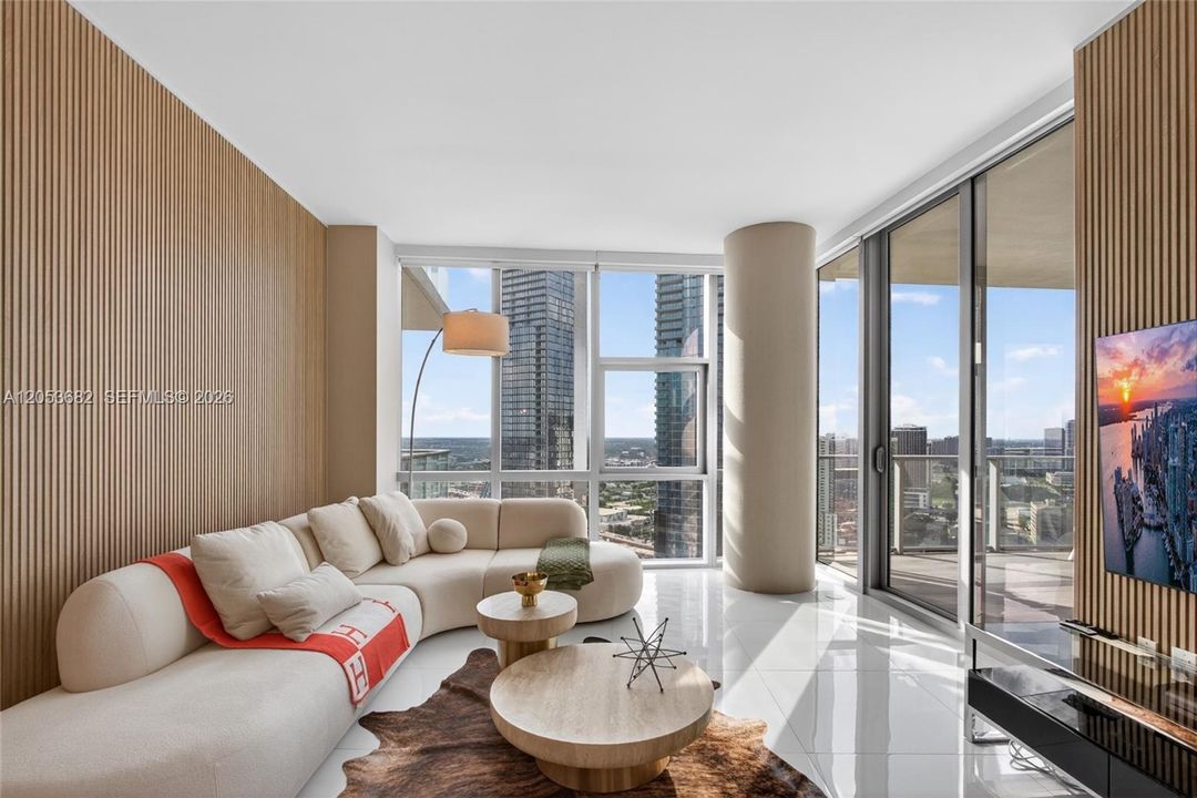 En Venta: $2,225,000 (3 camas, 4 baños, 2204 Pies cuadrados)