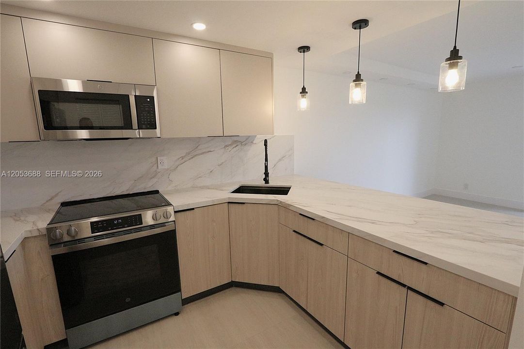 В аренду: $1,995 (1 спален, 1 ванн, 605 Квадратных фут)
