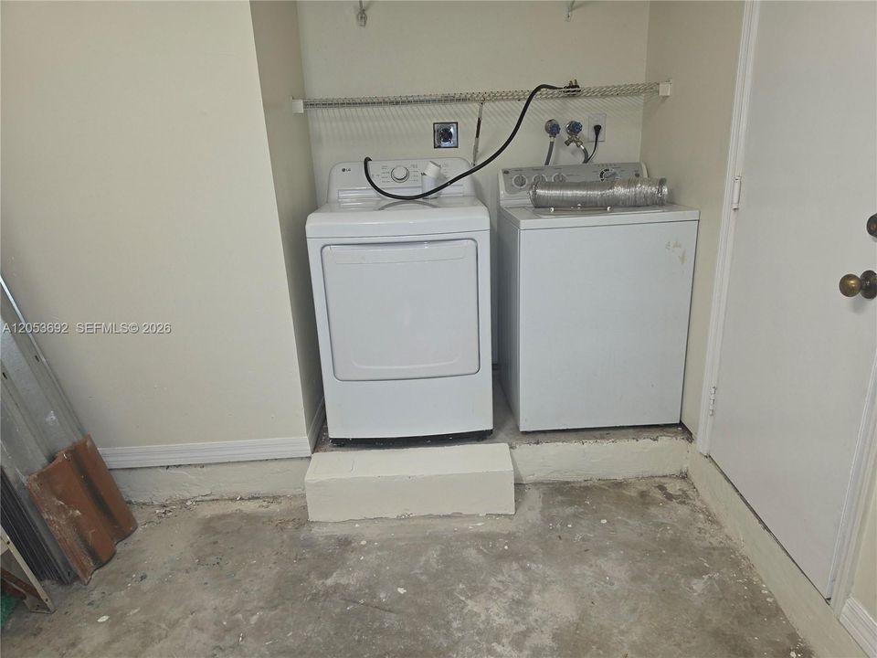 For Rent: $3,200 (3 beds, 2 baths, 1301 Square Feet)