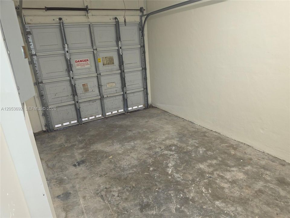For Rent: $3,200 (3 beds, 2 baths, 1301 Square Feet)