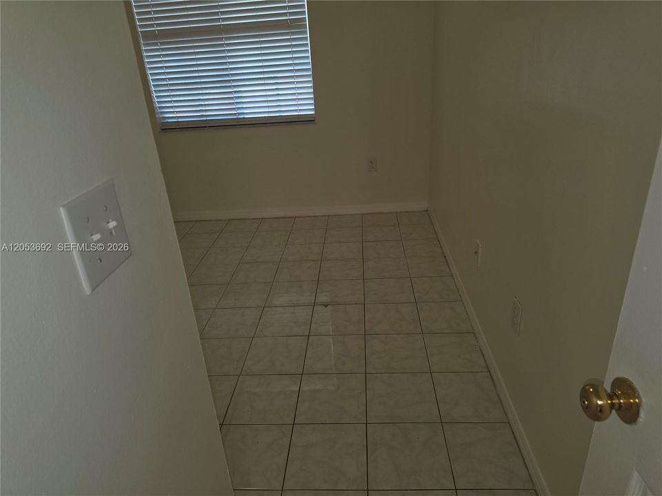 For Rent: $3,200 (3 beds, 2 baths, 1301 Square Feet)