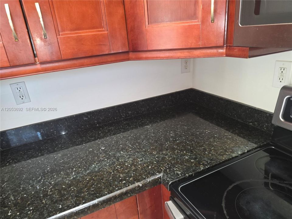 For Rent: $3,200 (3 beds, 2 baths, 1301 Square Feet)